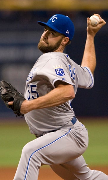 Royals pitcher Karns to have rib removed, out for season